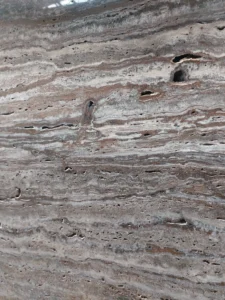 ترافرتين فضي